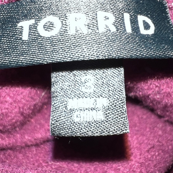 Torrid Lightning Star Relaxed Fit Split Neck Crop Foil Detail Sweater - Picture 8 of 14